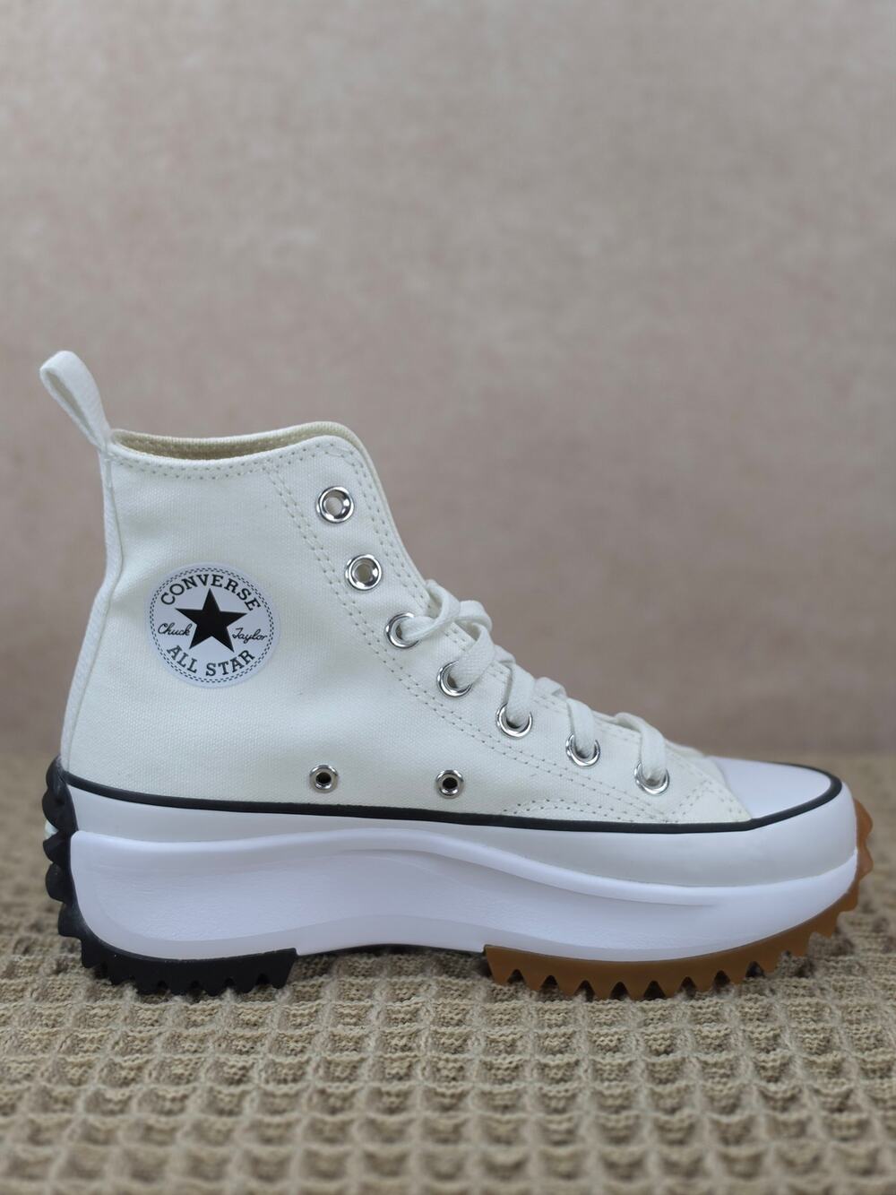 Converse Run Star Hike Hi 166799C Women’s 5.5 White Black Gum – Brand New